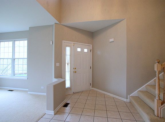 3rd image of 1092 Smithfield Ct