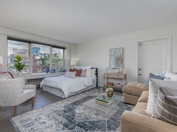 145 Pinckney St APT 716, Boston, MA 02114