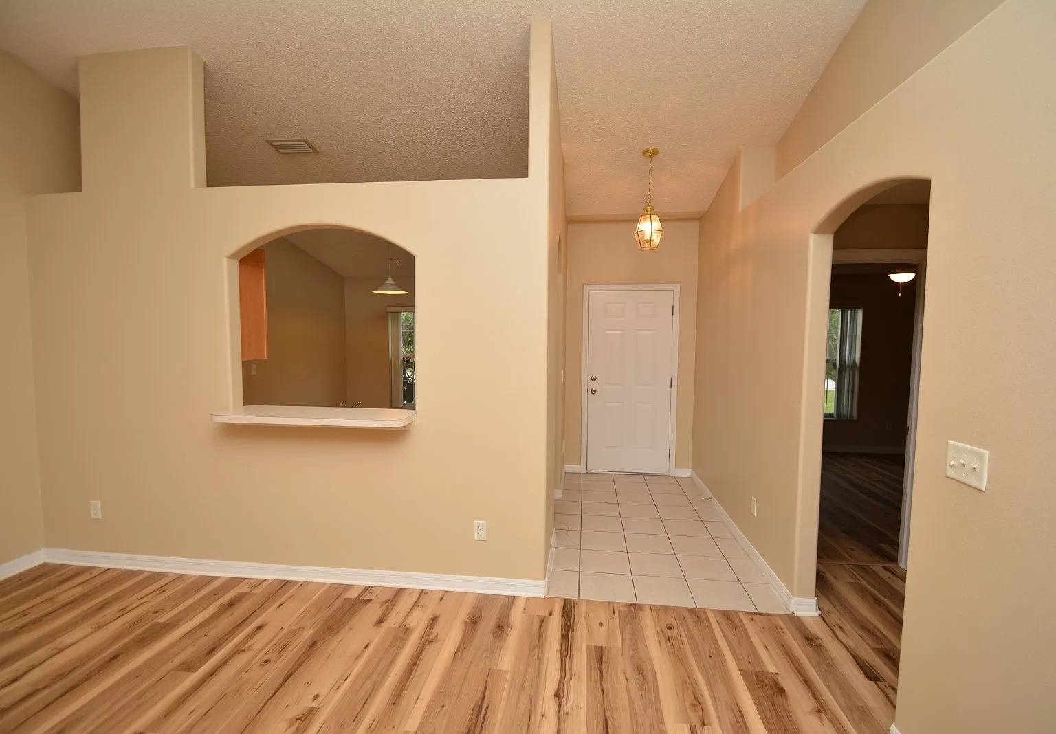 3 bed, 2.0 bath, 1333 sqft, $1,850 — Photo 3