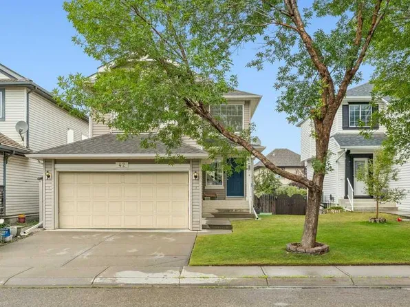 42 S Douglas Glen Cir SE, Calgary, AB T2Z 3T3