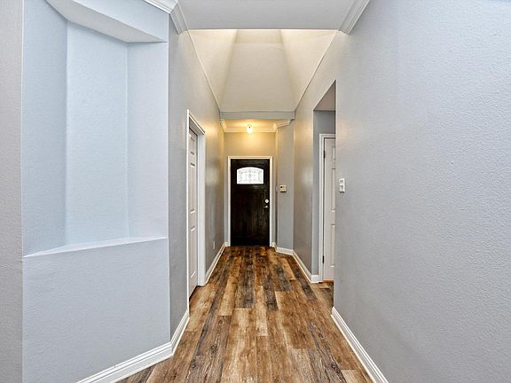 3rd image of 2307 Logan Dr