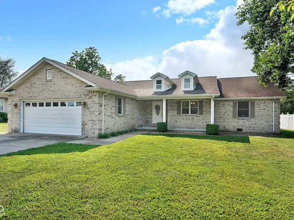 2151 Dogwood Trl, Seymour, IN 47274