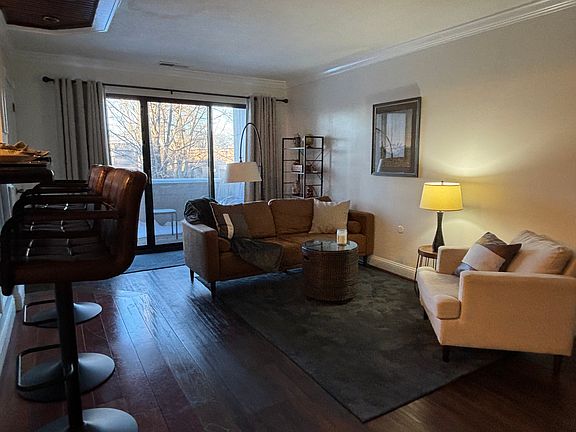 3rd image of 68 Shrewsbury Green Dr