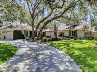 44 N Calibogue Cay Rd, Hilton Head Island, SC 29928