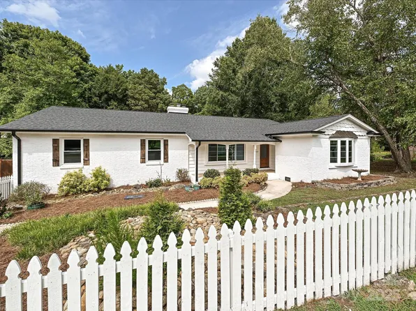 3849 Bon Rea Dr, Charlotte, NC 28226