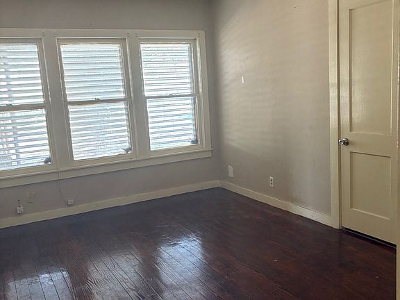 3rd image of 420 W Alice Ave