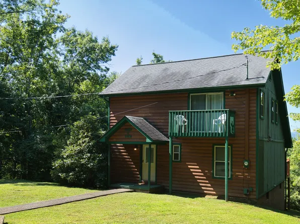 3734 Warden Branch Ln, Gatlinburg, TN 37738
