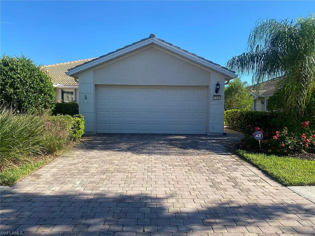 3 bed, 2.0 bath, 1540 sqft, $4,300 — Photo 1