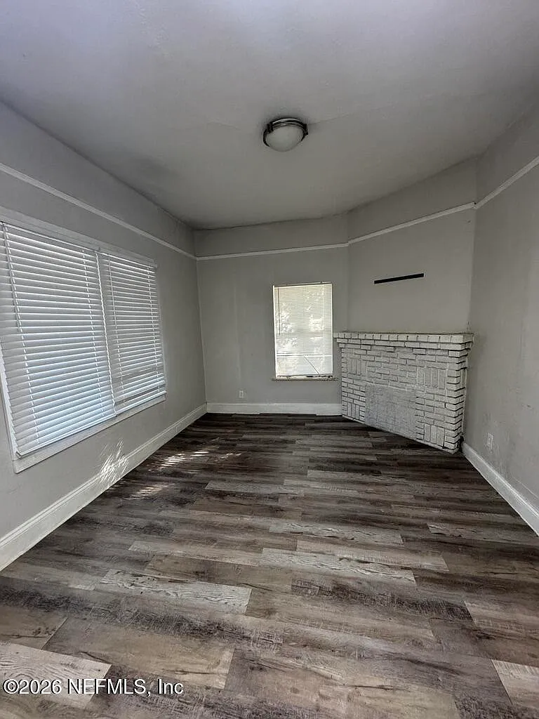 2 bed, 1.5 bath, 1236 sqft, $1,250 — Photo 3