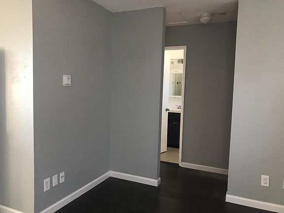2nd image of 3619 43rd St APT 5