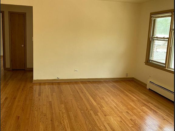 2nd image of 3850 W Argyle St APT 2N