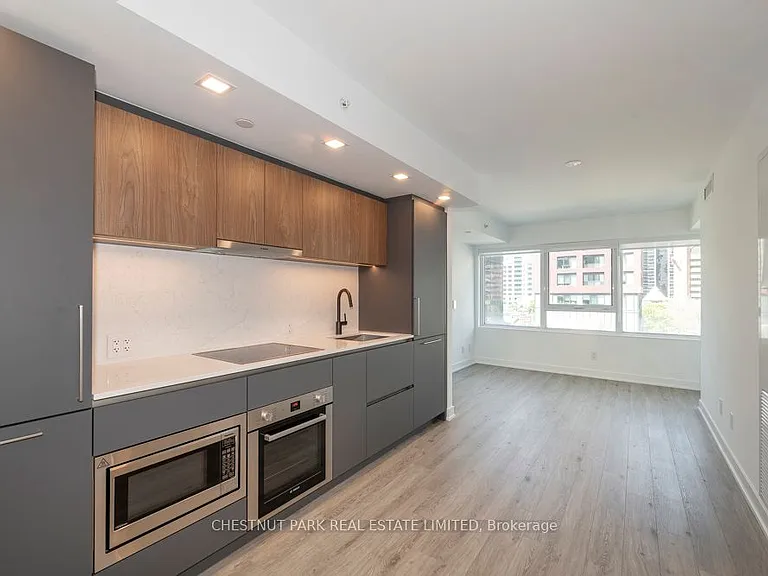 609 Sherbourne St #603 — Photo 2