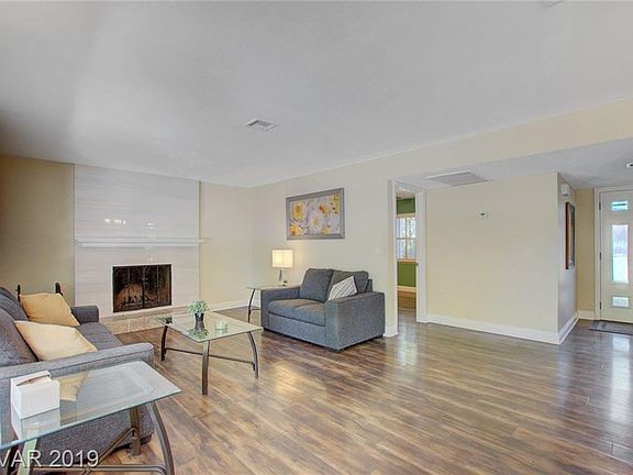 4th image of 3727 Grandview Pl