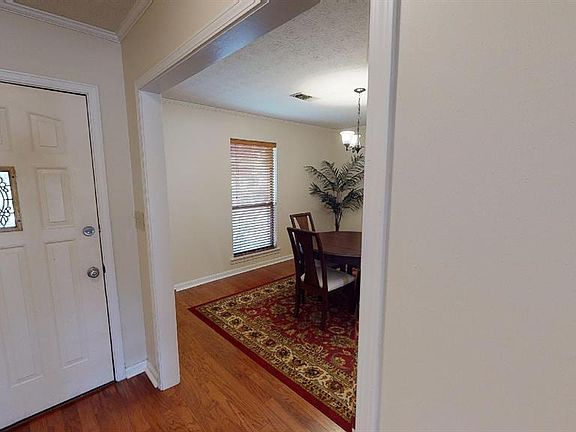 5th image of 10701 Palomino Dr N