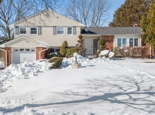 258 Gramercy Dr, Jericho, NY