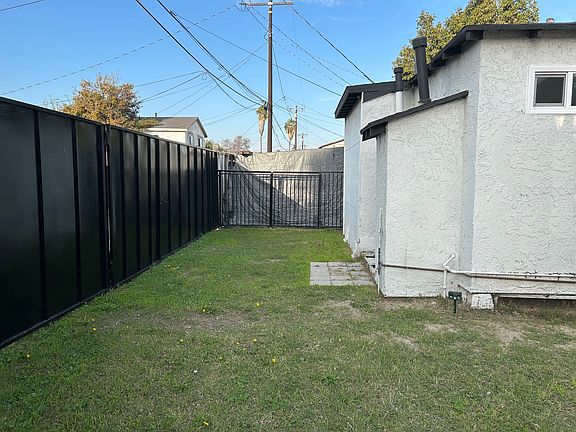 3rd image of 11003 Duncan Ave