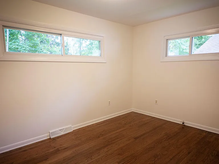 204 Hazelwood Dr — Photo 15