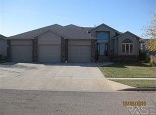 7317 S Russet Dr, Sioux Falls, SD 57108
