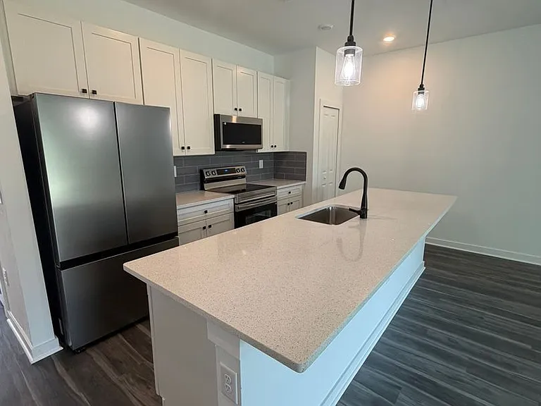 4503 28th St SW — Photo 10
