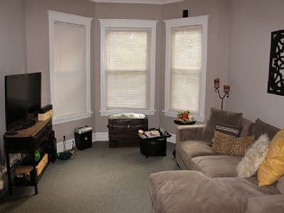 2nd image of 4938 N Winchester Ave #1