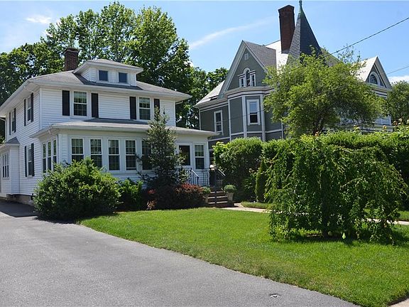 2nd image of 168 Wentworth Ave