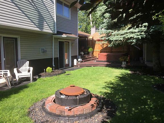 3rd image of 119 SW Sunmount Pl SE