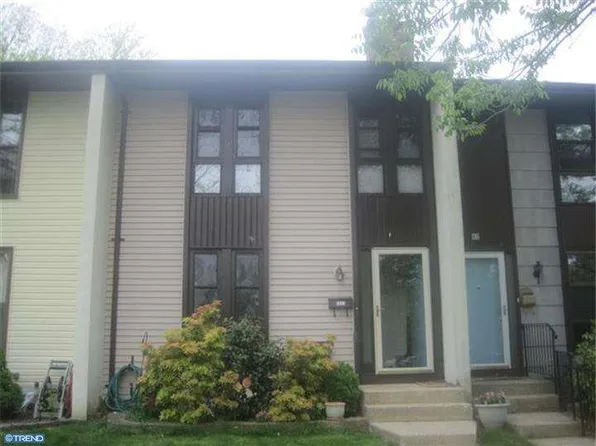 41 Twin Rivers Dr N, East Windsor, NJ 08520