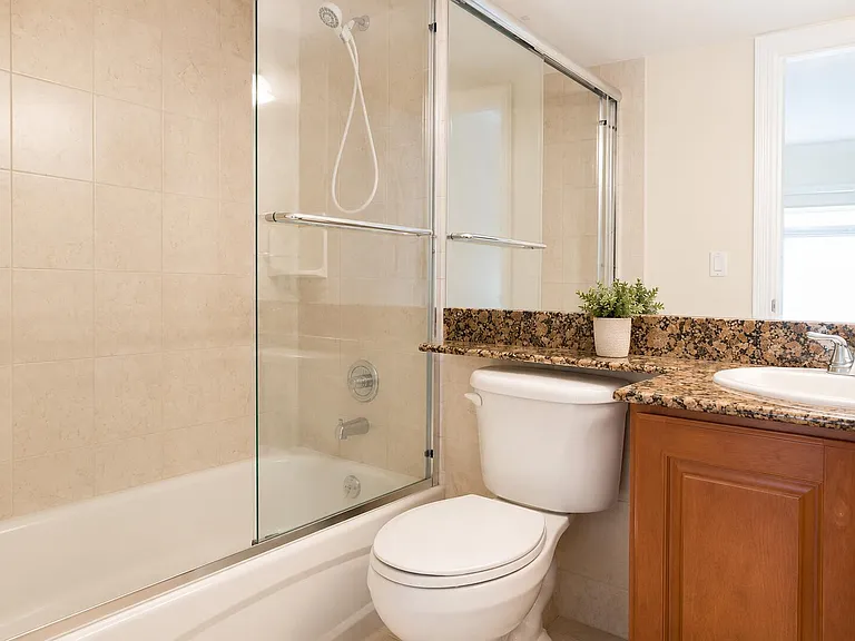 151 NE 16th Ave #374 — Photo 8