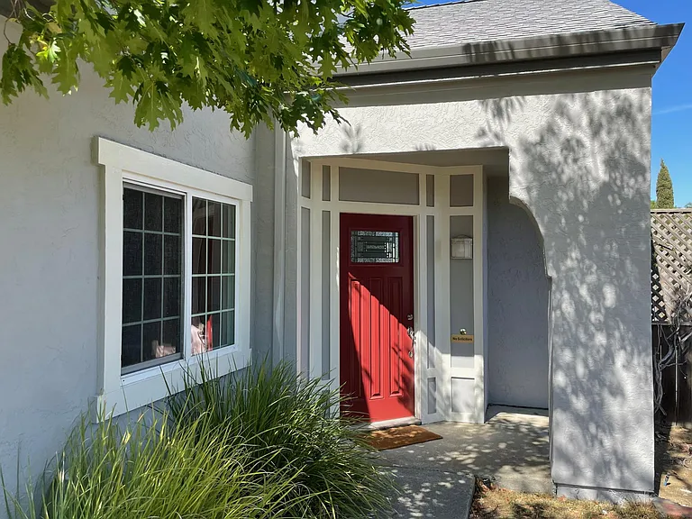 523 Fuchsia Dr — Photo 3