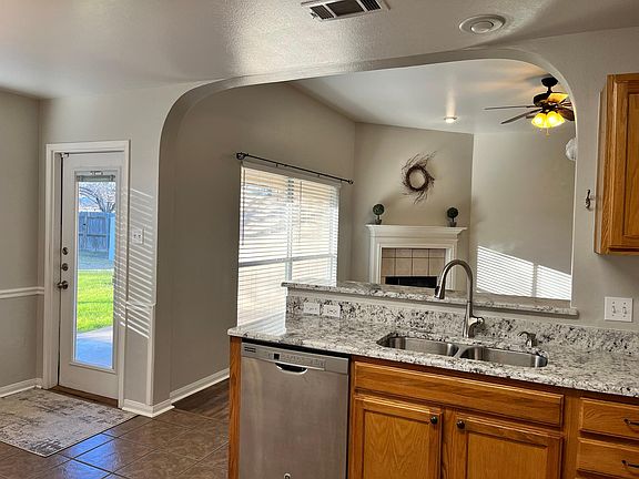 2nd image of 1602 Bent Oak Dr