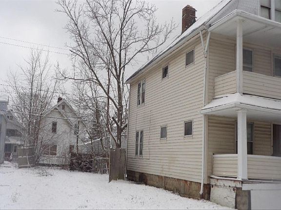 2nd image of 11120 Woodstock Ave