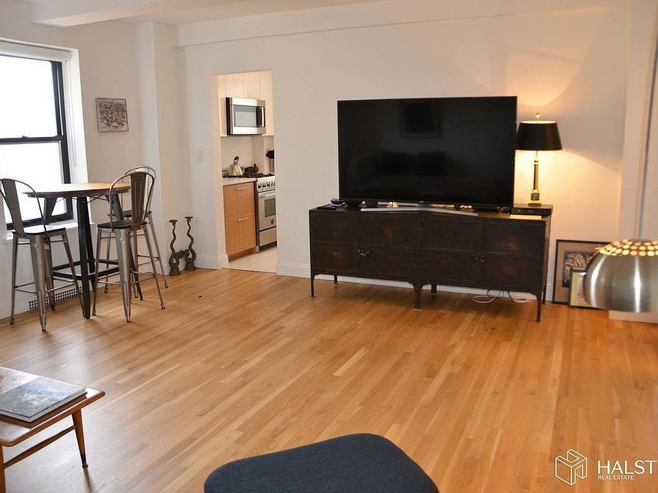 1st image of 249 8th Ave #15M
