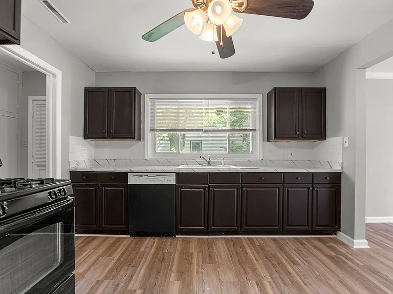 5228 Fletcher St — Photo 13