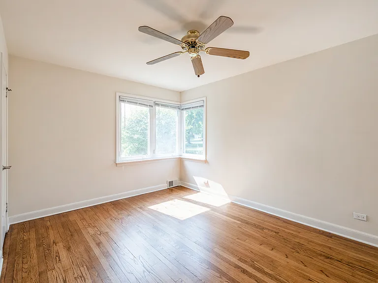 4701 Lawn Ave — Photo 9