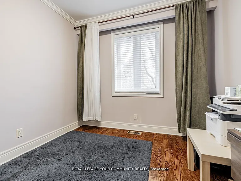 9 Robson Pl E — Photo 26