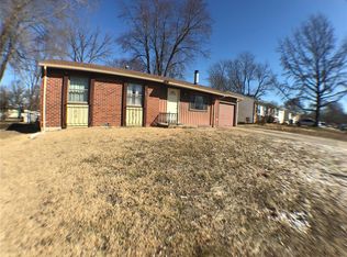 3432 Highgate Ln, Saint Charles, MO 63301