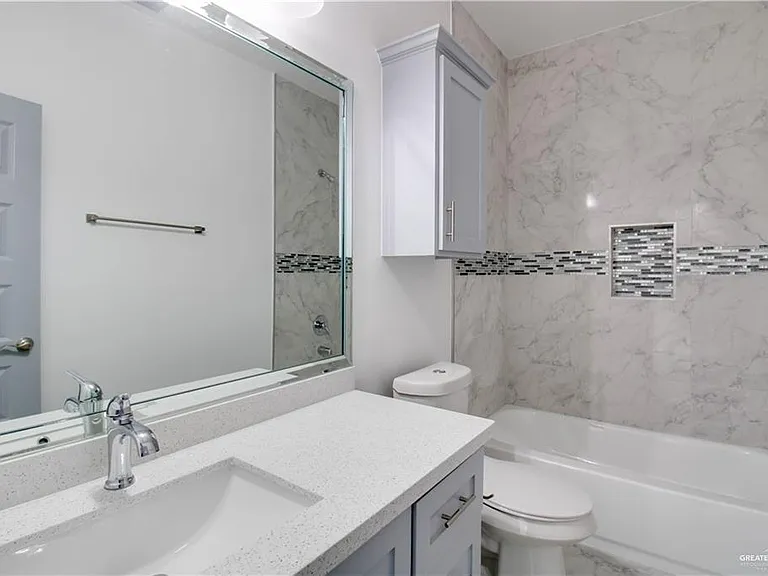 805 N Maryland St #3 — Photo 10