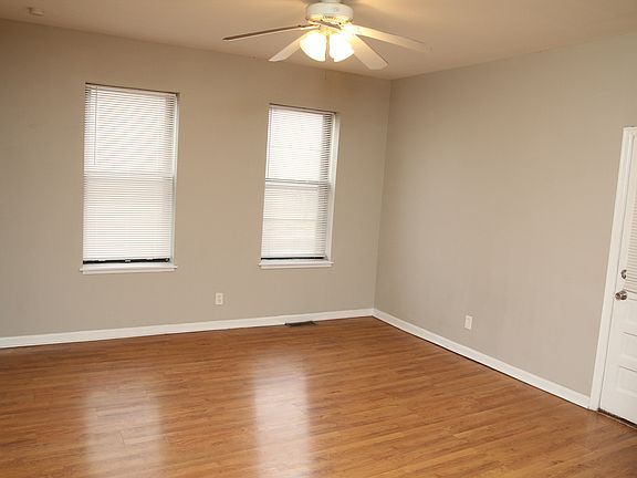 3rd image of 821 Westgate Ave APT 1N