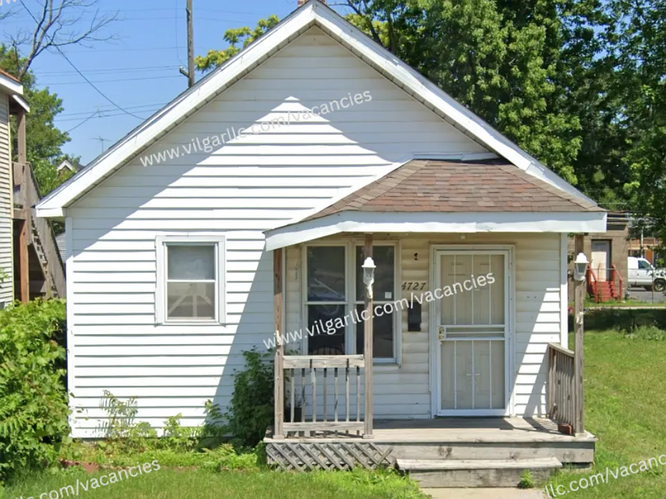 4727 Sheffield Ave