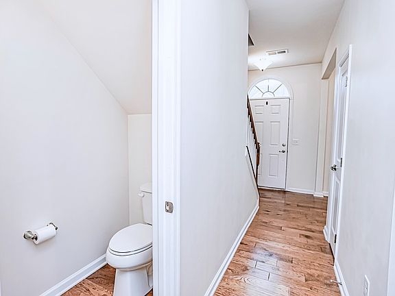 3rd image of 318 Bellerive Dr #1