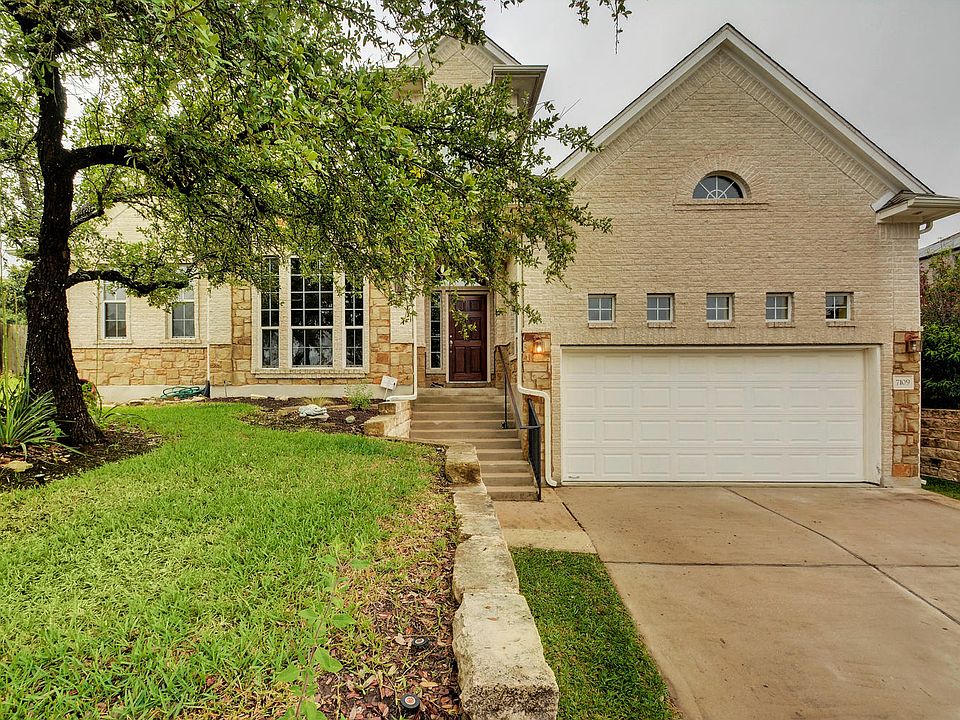 Stunning 1.5 story home