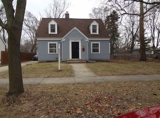 433 Illinois Ave, Elgin, IL 60120