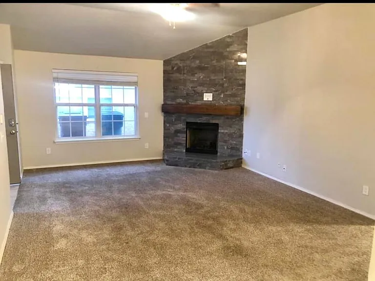 1712 W Palm Pl — Photo 5