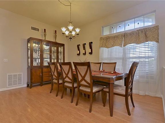 4th image of 3029 Starmount Dr
