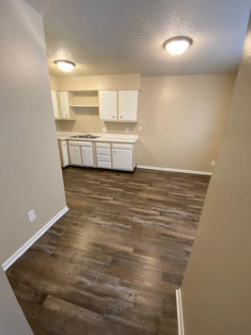Golden Belt Apartments — Photo 2
