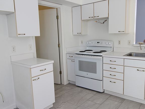 3rd image of 2421 Lake McDade Ct