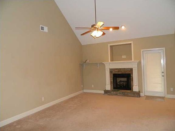 3rd image of 158 Honeyberry Ln