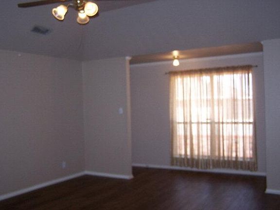 5th image of 3419 Sequoia Cir