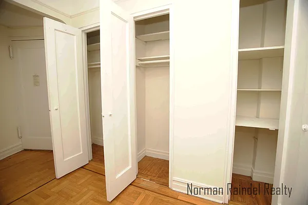 Rented by Norman Raindel, LREB | media 52