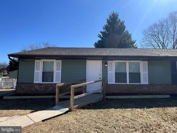 819 Johahn Dr, Westminster, MD 21158